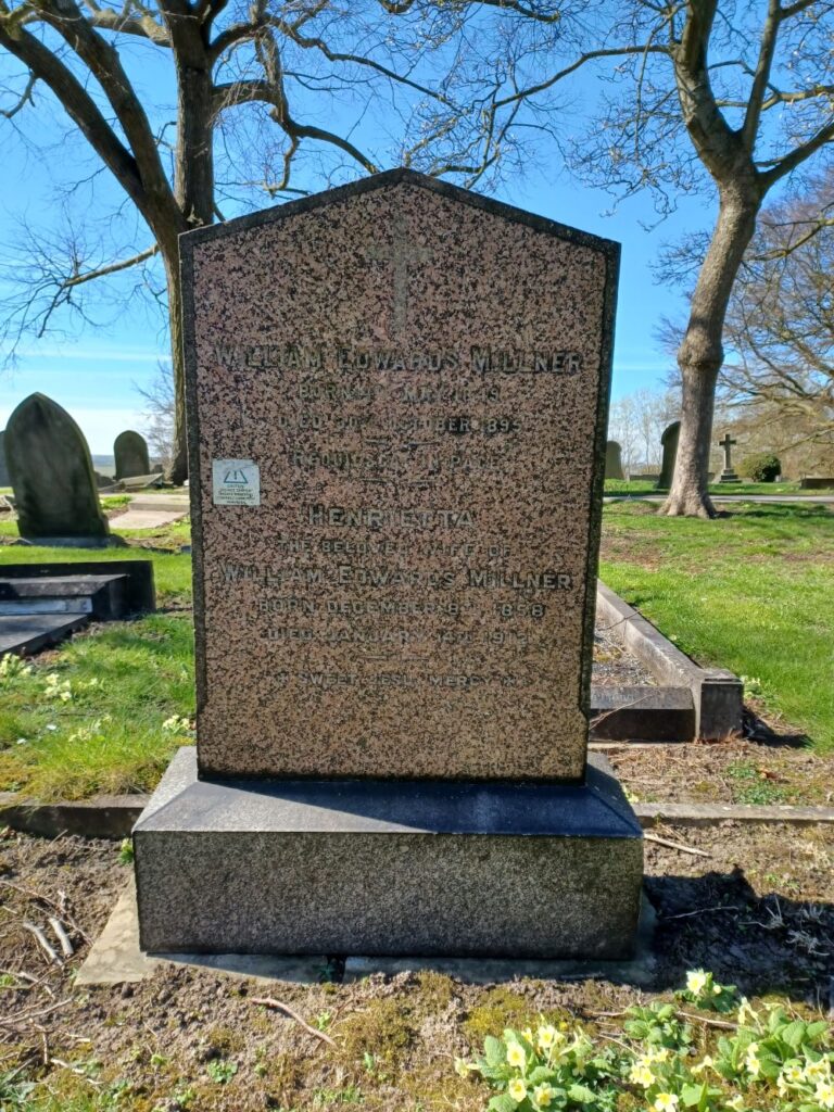 Headstone for William Edwards Millner before restoration.
